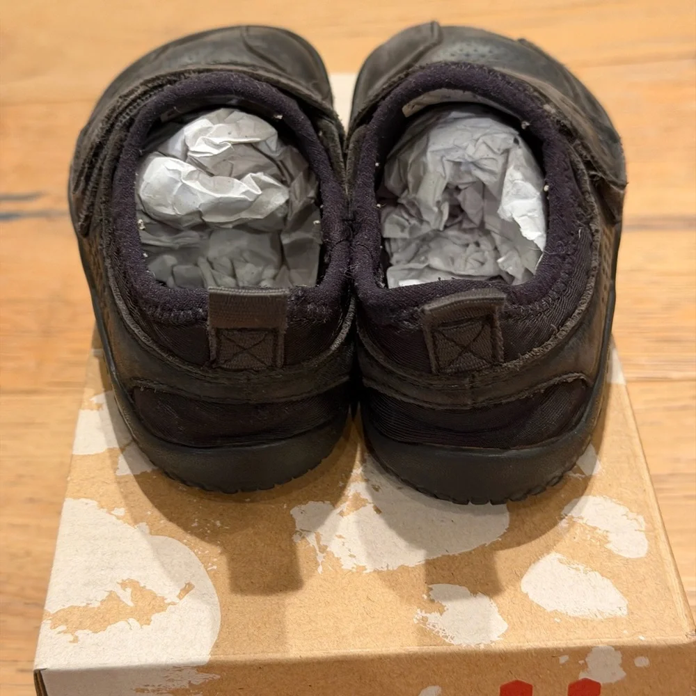 Vivo Barefoot Kids Black Sneakers - Picture 2 of 6